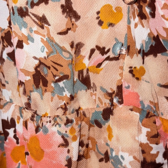 Chic Floral Print Mini Dress - Picture 6 of 10